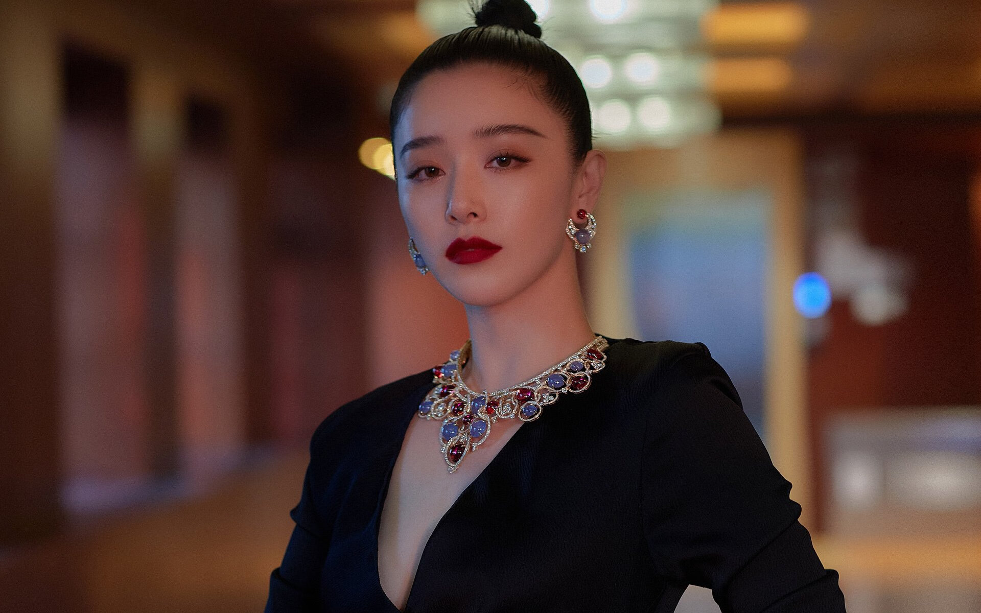 高校足球赛规模扩大，培养专业足球人才路线逐步明确，高校足球比赛