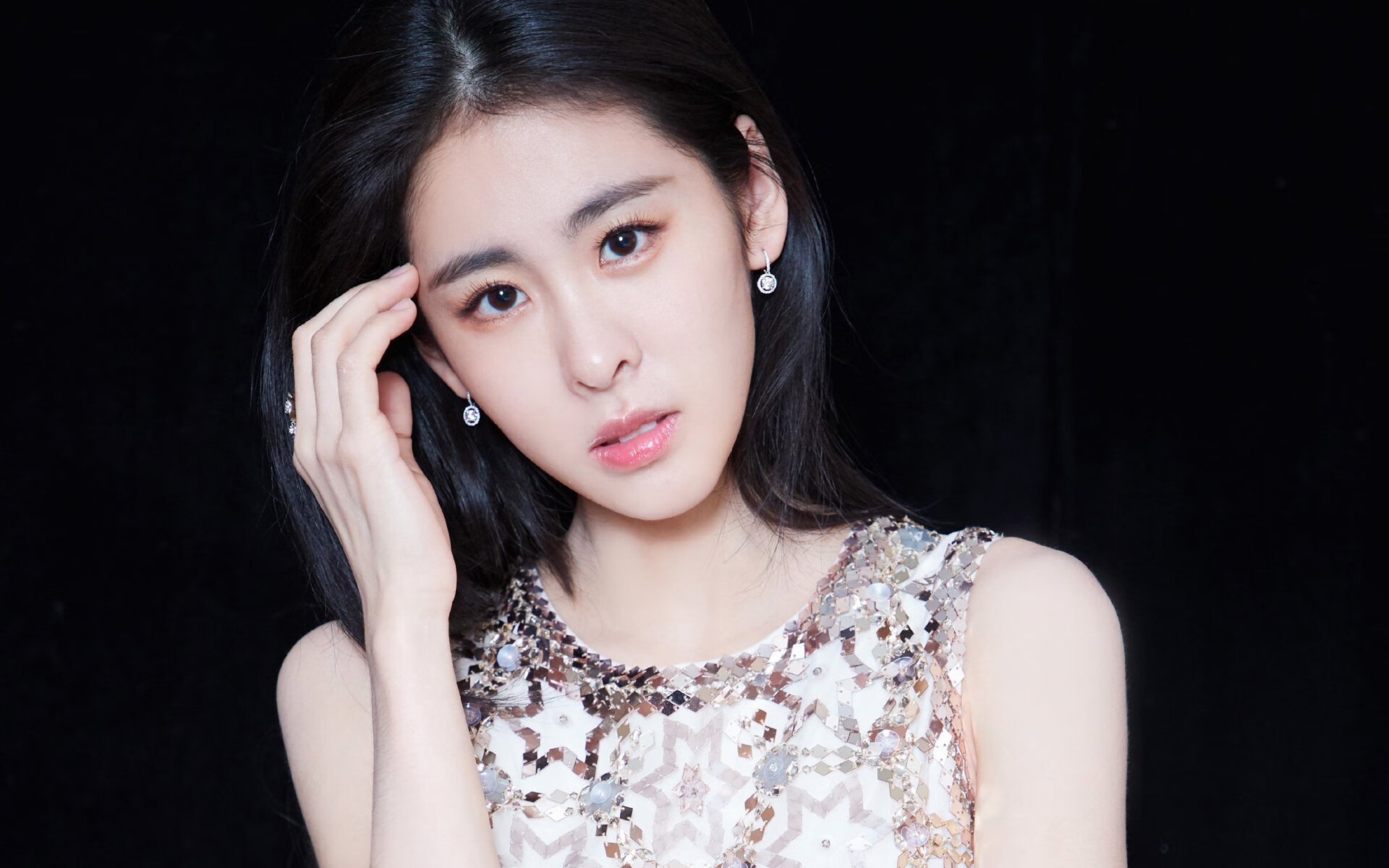 中超联赛中国青年队逆袭 球员拼搏精神感动球迷，中超俱乐部青训